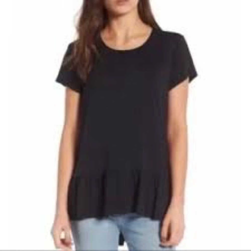 Chelsea 28 Women’s Black Short Sleeve Ruffled Hem Top, size medium